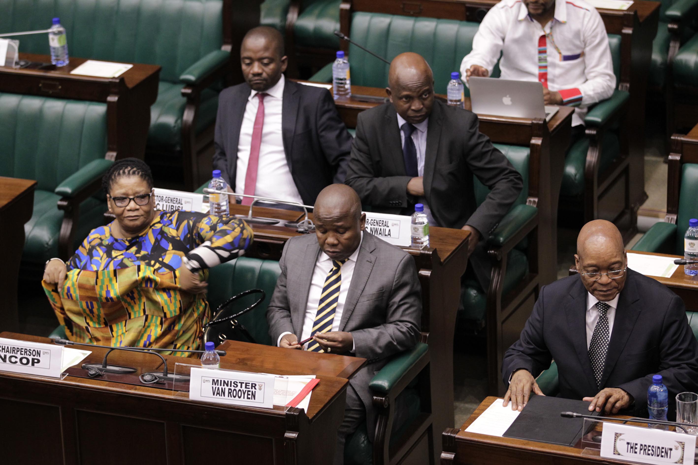 Parliament to consult on motion of no confidence