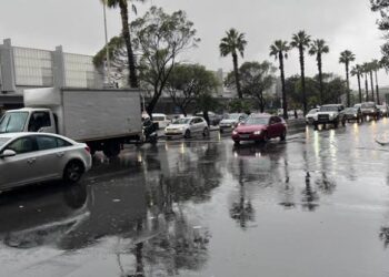 Cold Front to Bring Strong Winds, High Waves and Rain to the Western Cape